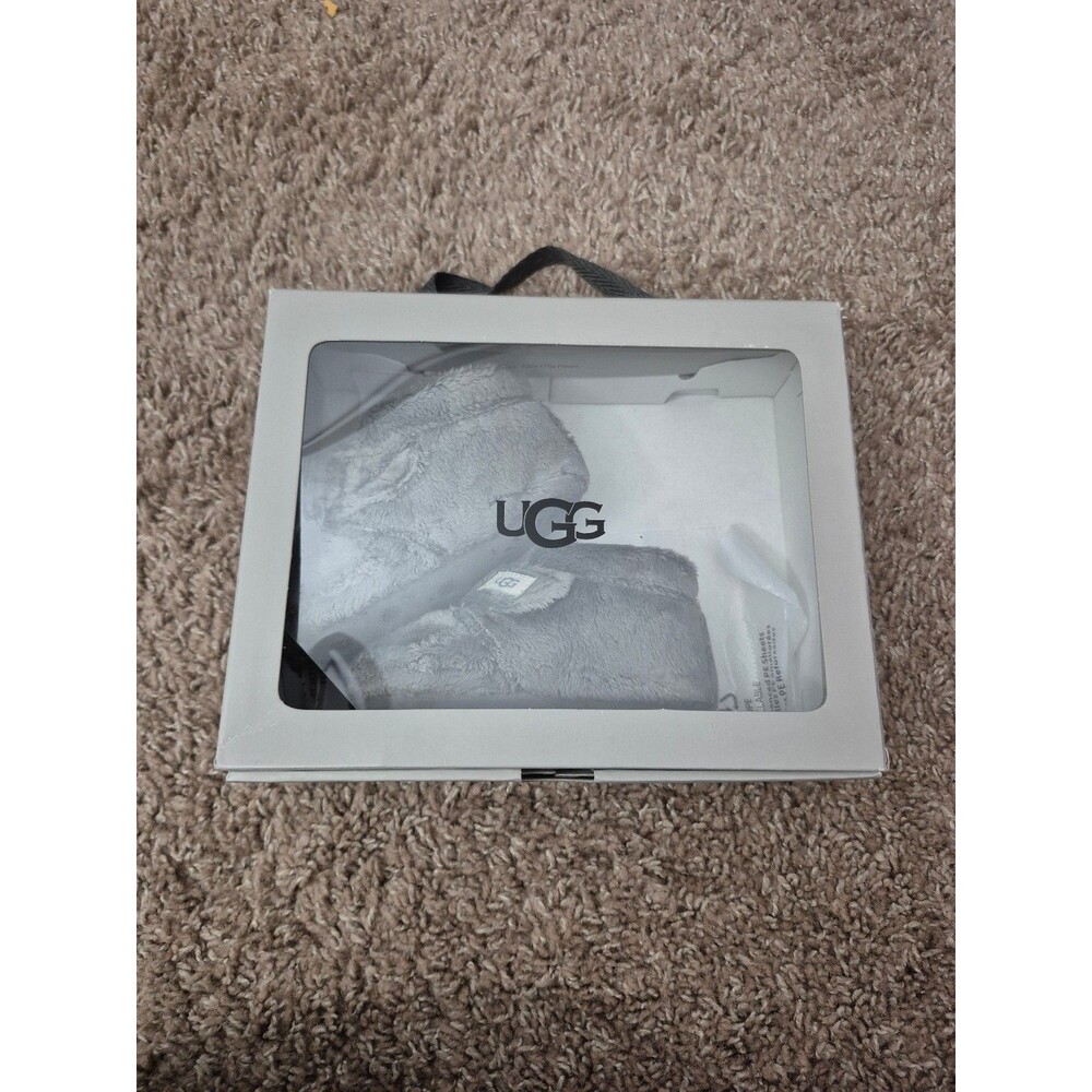 UGG bixbee baby boots size 4/5 nib -grey